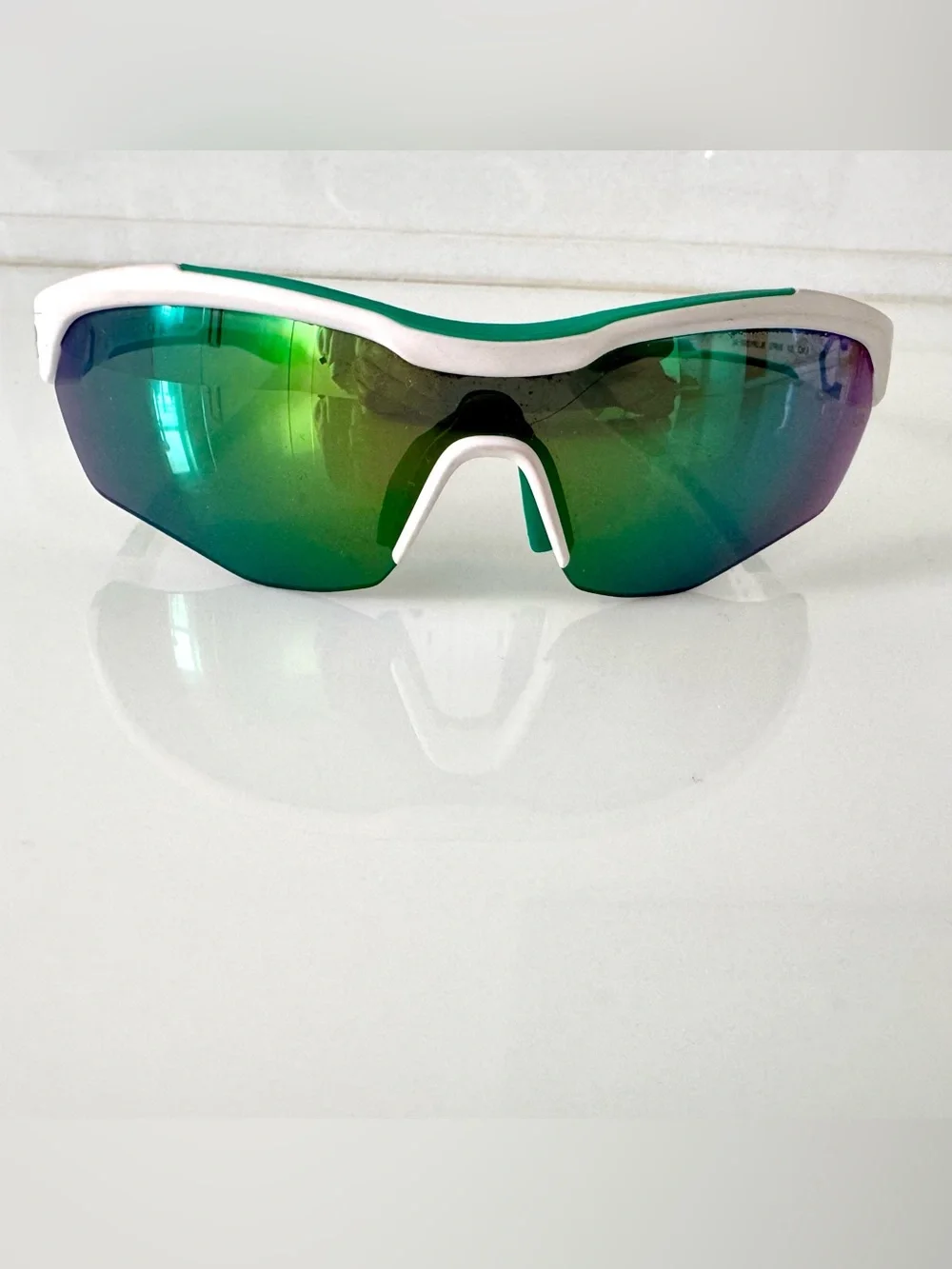 Under Armour UA Yard Pro Jr Mirror youth fit sunglasses.